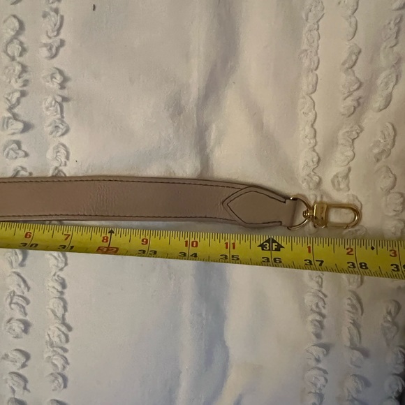 Louis Vuitton multi-way leather bag. - Picture 9 of 11